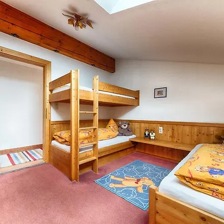 Haus Tirol Apartament *