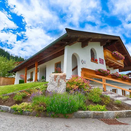 Haus Tirol Apartament *